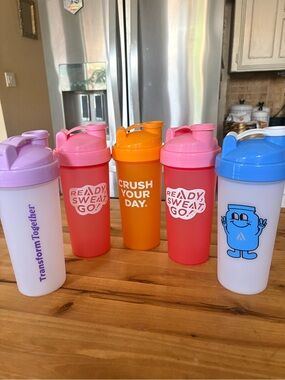 5 Shaker Bottles - Pink, Orange, Blue, Purple - Multipack